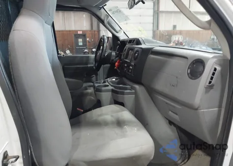 2010 Ford E-250 Commercial/Recreational z USA, uszkodzony, nr VIN 1FTNE2EL1ADA72521